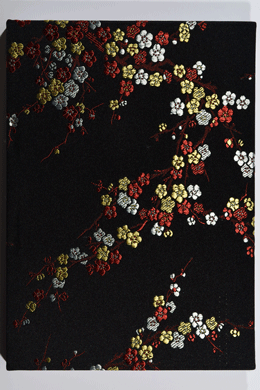 Notizbuch handgemacht <br>silky black cherry blossoms